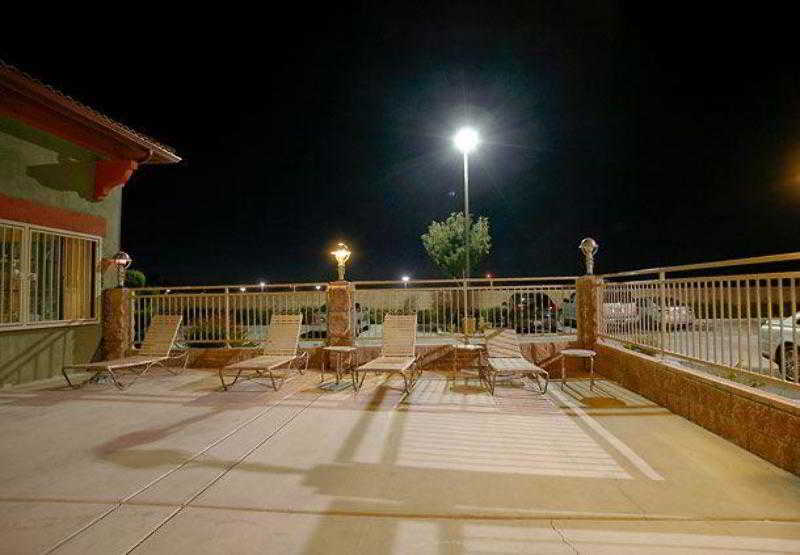 Best Western Hesperia-Victorville Suites Buitenkant foto